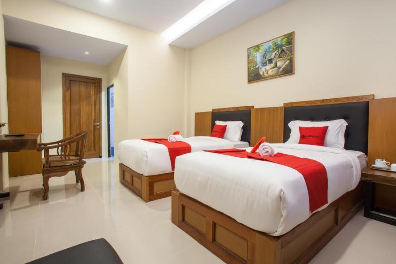 Reddoorz Premium @ Jalan Cengkeh Malang Hotel Room photo